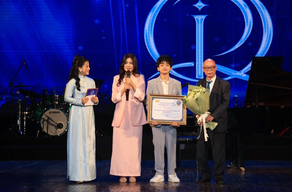 Cậu bé 13 tuổi viết nên hành trình âm nhạc bằng khổ luyện và đam mê - Ảnh 1.