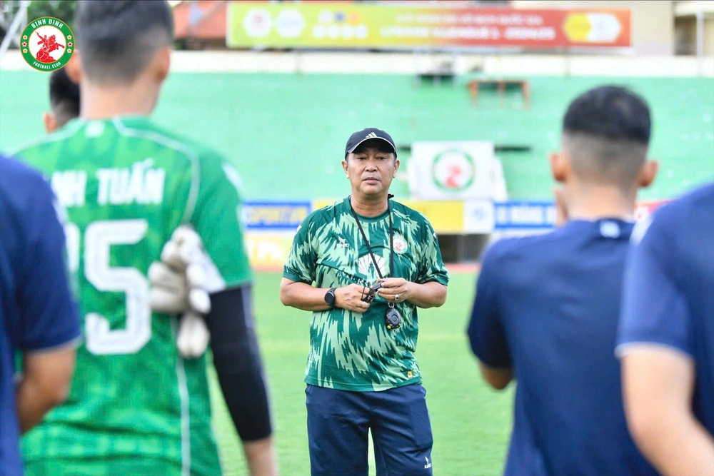 Tin nóng bóng đá Việt hôm nay 13/5: Đội tuyển nữ Việt Nam hòa TP.HCM 0-0; Hoàng Đức đến Anh xem Manchester City thi đấu với Bournemouth - Ảnh 2.