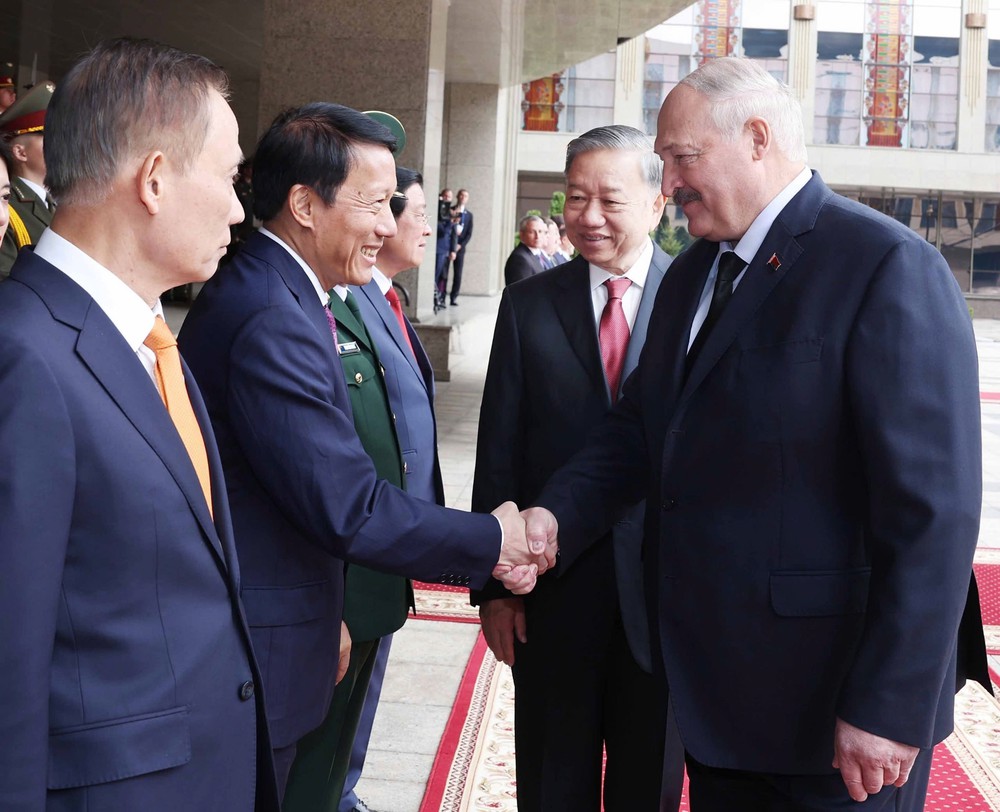 Lễ đón Tổng Bí thư Tô Lâm thăm cấp Nhà nước Cộng hòa Belarus - Ảnh 7. Lễ đón Tổng Bí thư Tô Lâm thăm cấp Nhà nước Cộng hòa Belarus - Ảnh 7.