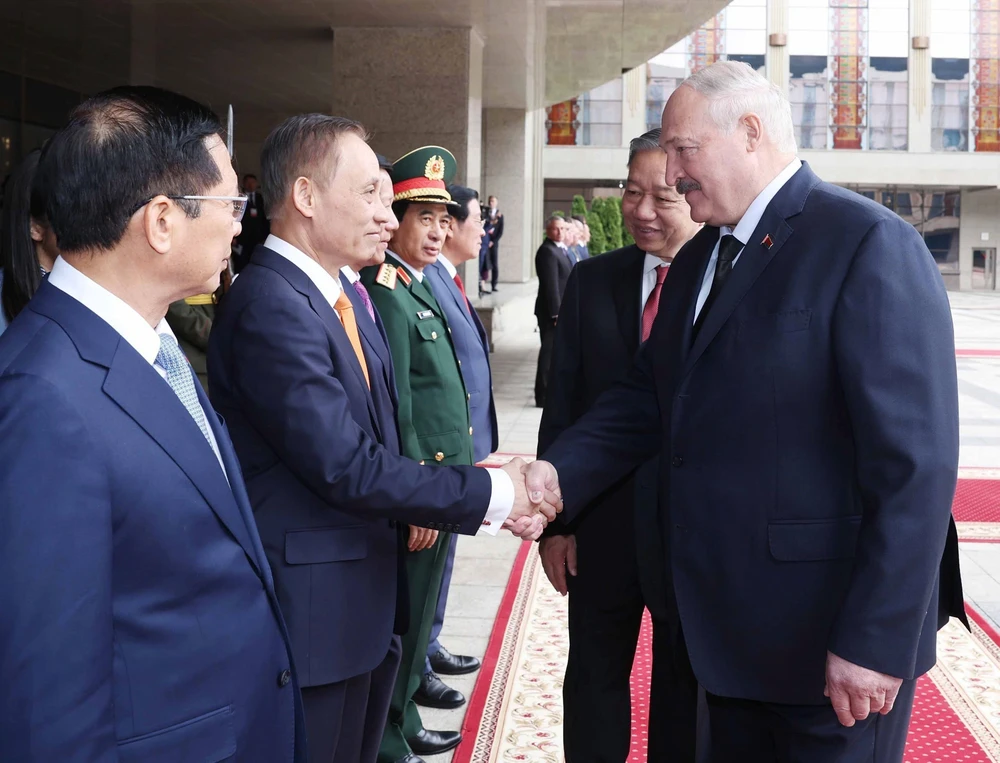 Lễ đón Tổng Bí thư Tô Lâm thăm cấp Nhà nước Cộng hòa Belarus - Ảnh 6. Lễ đón Tổng Bí thư Tô Lâm thăm cấp Nhà nước Cộng hòa Belarus - Ảnh 6.