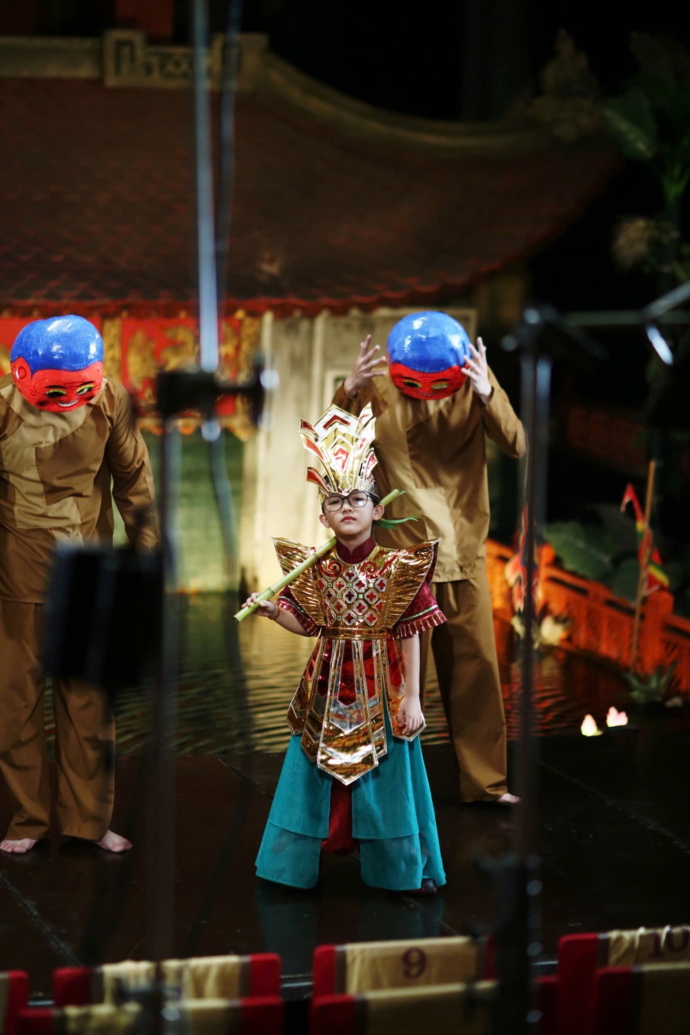 Xệ Xệ ra mắt MV “Thánh Gióng”: Kết hợp rap và múa rối nước - Ảnh 2. Xệ Xệ ra mắt MV “Thánh Gióng”: Kết hợp rap và múa rối nước - Ảnh 2.