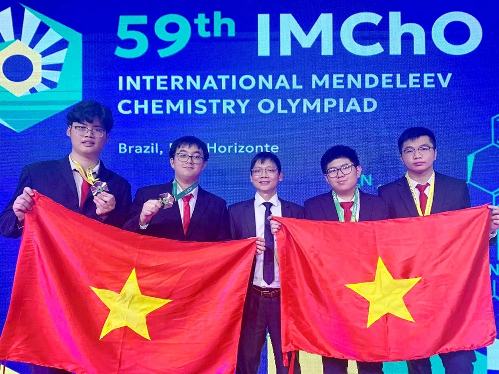 Cả 4 học sinh Việt Nam đều giành huy chương tại “Kỳ thi Hóa học khó nhất hành tinh”: Olympic Hóa học Quốc tế Mendeleev - Ảnh 1. Cả 4 học sinh Việt Nam đều giành huy chương tại “Kỳ thi Hóa học khó nhất hành tinh”: Olympic Hóa học Quốc tế Mendeleev - Ảnh 1.