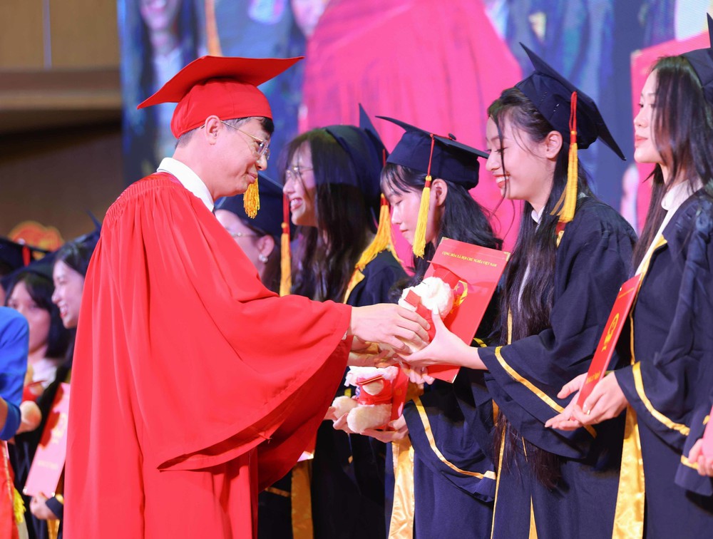 Đại học Quốc gia Hà Nội triển khai mô hình đào tạo cử nhân rút gọn còn 3 năm - Ảnh 2.