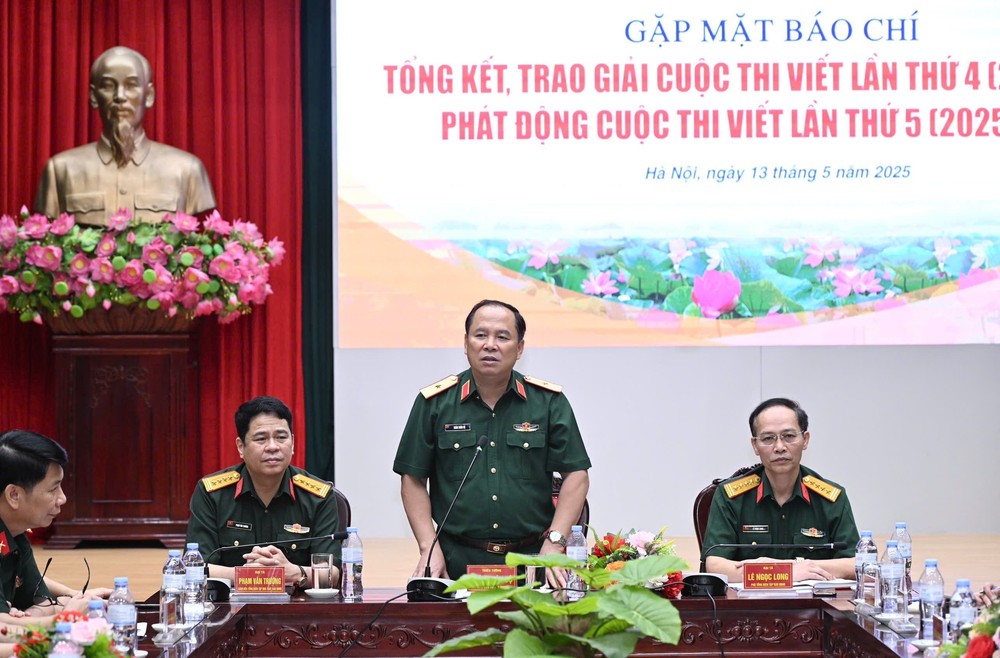 30 tác phẩm xuất sắc đoạt giải Cuộc thi viết quy mô toàn quốc về bảo vệ nền tảng tư tưởng của Đảng - Ảnh 1.