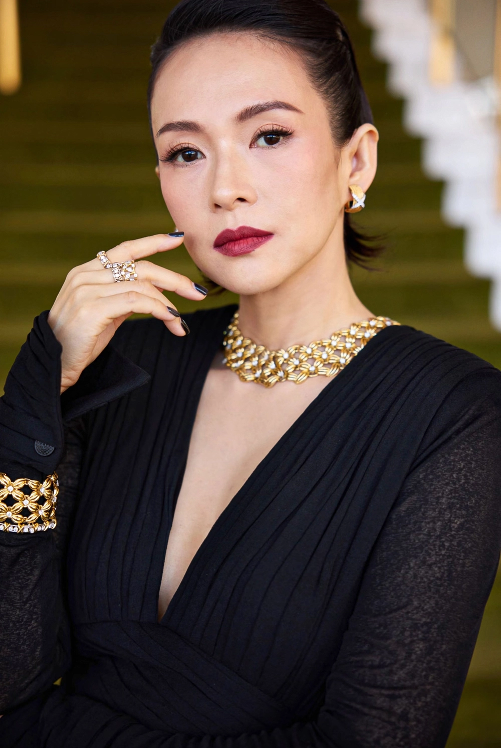 Chương Tử Di toả sáng khi diện thiết kế Việt trên thảm đỏ quốc tế - Ảnh 5.