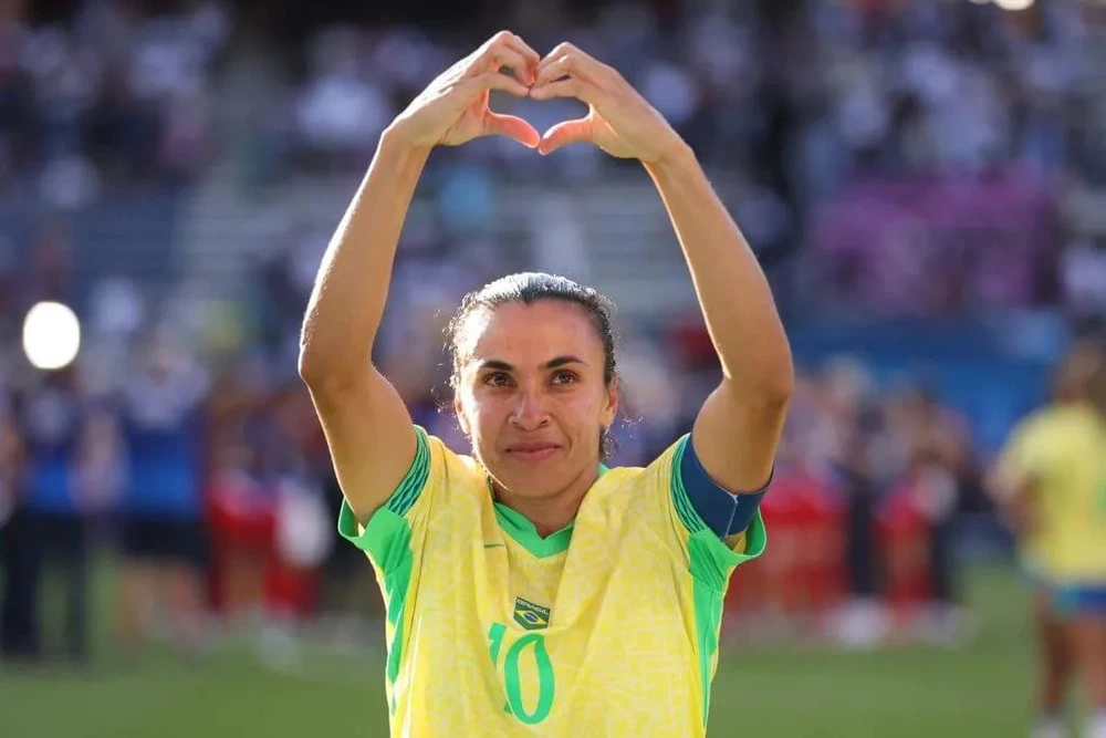 Đội tuyển Brazil bất ngờ gọi lại cựu binh 39 tuổi trước thềm Copa America - Ảnh 1.