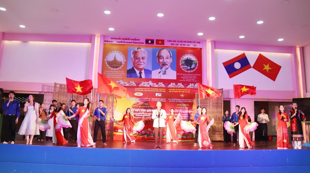 135 năm Ngày sinh Chủ tịch Hồ Chí Minh: Sống mãi tình yêu bao la của Bác tại Lào - Ảnh 5.