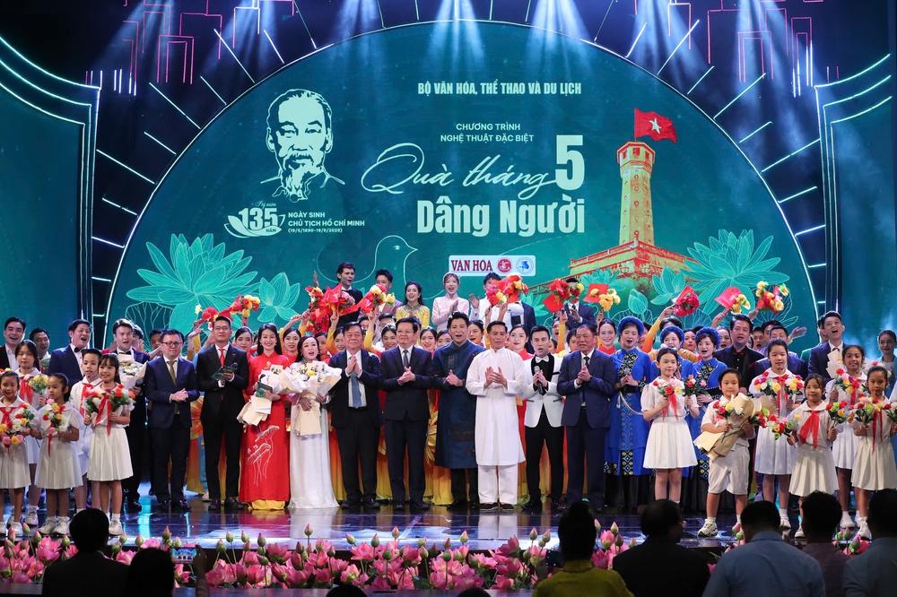 Chương trình nghệ thuật đặc biệt 'Người là Hồ Chí Minh' sẽ diễn ra tại Quảng trường Ba Đình - Ảnh 1. Chương trình nghệ thuật đặc biệt 'Người là Hồ Chí Minh' sẽ diễn ra tại Quảng trường Ba Đình - Ảnh 1.