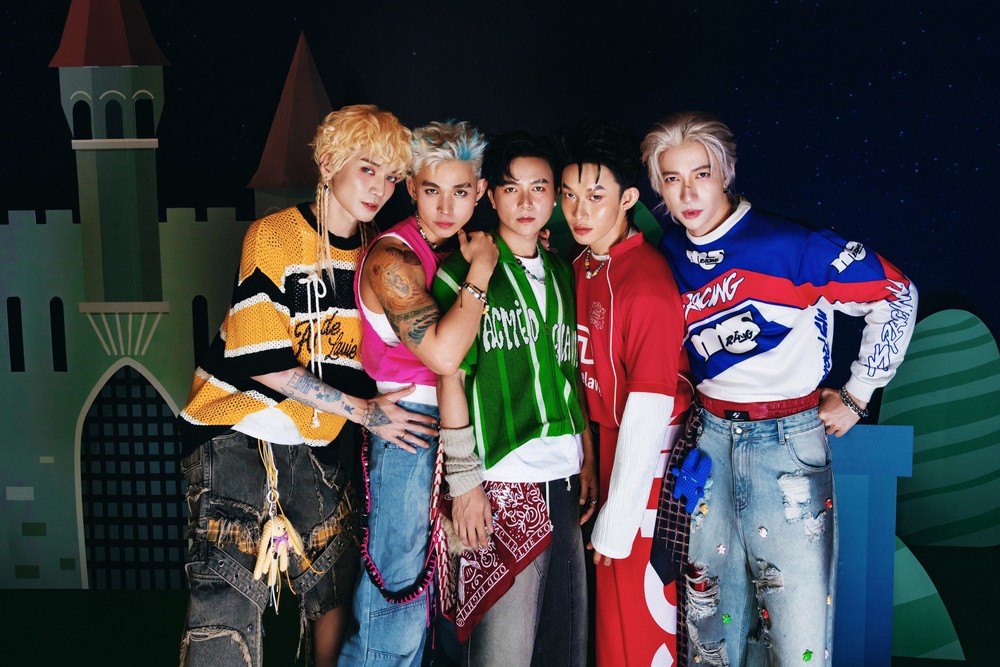 Nhóm nhạc bước ra từ “Anh trai vượt ngàn chông gai” ra MV debut - Ảnh 1. Nhóm nhạc bước ra từ “Anh trai vượt ngàn chông gai” ra MV debut - Ảnh 1.