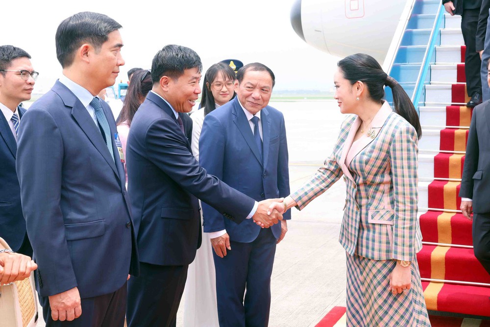 Thủ tướng Thái Lan bắt đầu thăm chính thức Việt Nam - Ảnh 3.
