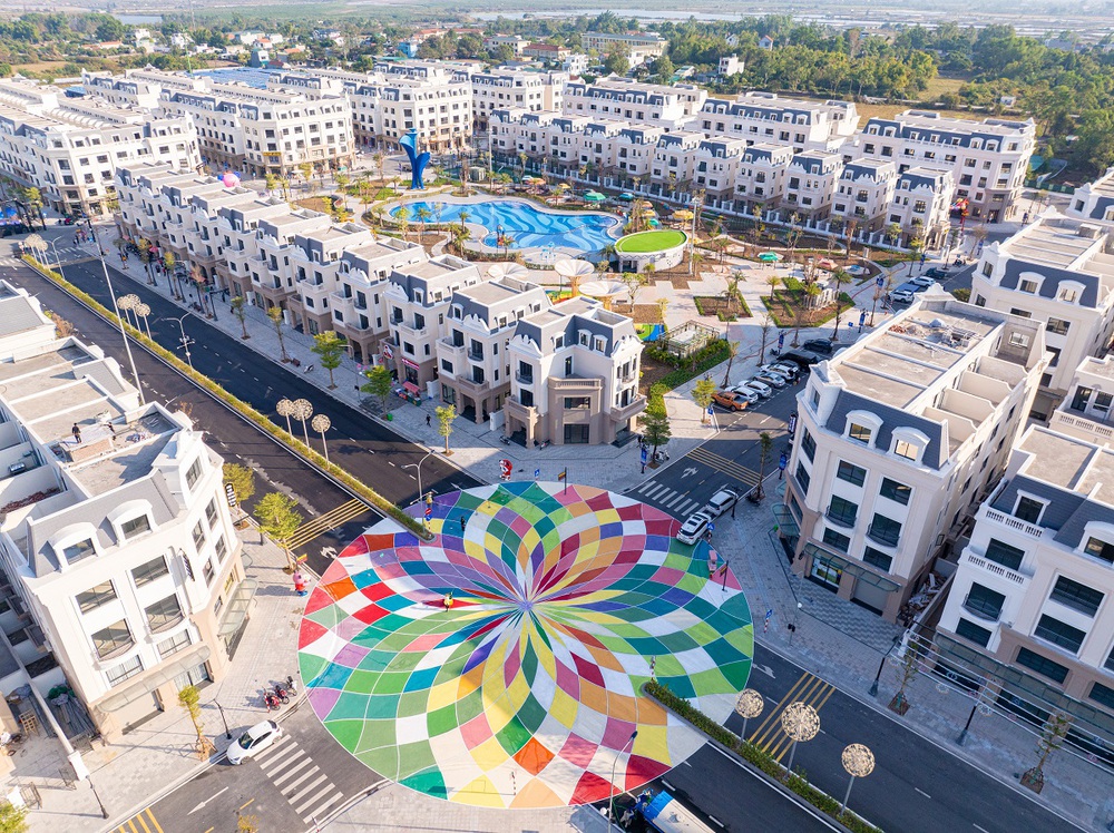 Asia Vibe - &quot;Phố hội mùa hè&quot; đánh thức tiềm năng đầu tư tại Móng Cái - Ảnh 1.