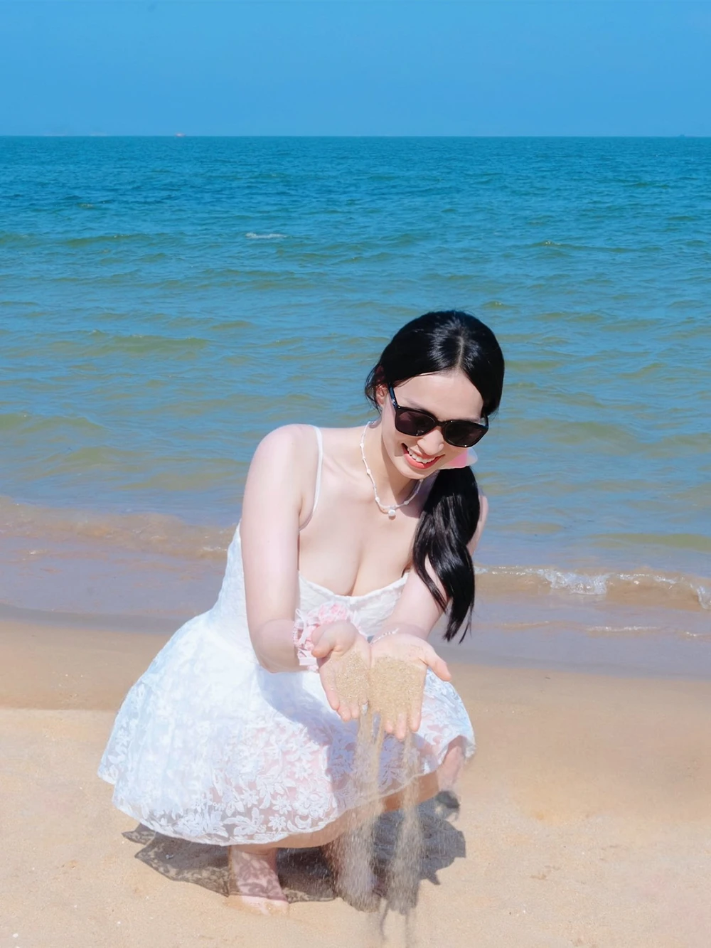 Chủ công duy nhất trong làng bóng chuyền nữ Việt Nam theo đuổi nghề đặc biệt, đẹp nóng bỏng ở tuổi 22 - Ảnh 4. Chủ công duy nhất trong làng bóng chuyền nữ Việt Nam theo đuổi nghề đặc biệt, đẹp nóng bỏng ở tuổi 22 - Ảnh 4.