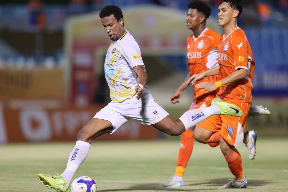 Ngoài đua vô địch và trụ hạng, V-League còn khó lường ở cuộc đua Vua phá lưới - Ảnh 1. Ngoài đua vô địch và trụ hạng, V-League còn khó lường ở cuộc đua Vua phá lưới - Ảnh 1.