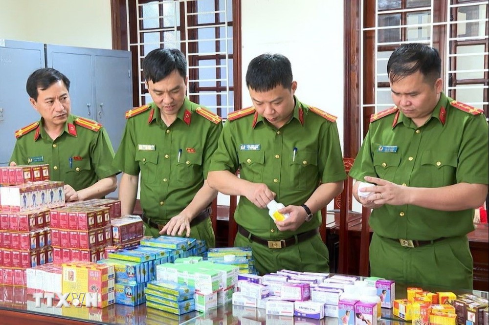 Bảo vệ văn hóa kinh doanh bằng cuộc chiến chống hàng giả, quảng cáo sai sự thật... - Ảnh 4. Bảo vệ văn hóa kinh doanh bằng cuộc chiến chống hàng giả, quảng cáo sai sự thật... - Ảnh 4.