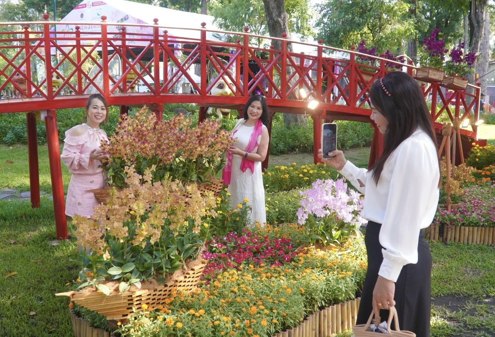Khai mạc Festival hoa lan TP. Hồ Chí Minh 2025 - Ảnh 4. Khai mạc Festival hoa lan TP. Hồ Chí Minh 2025 - Ảnh 4.