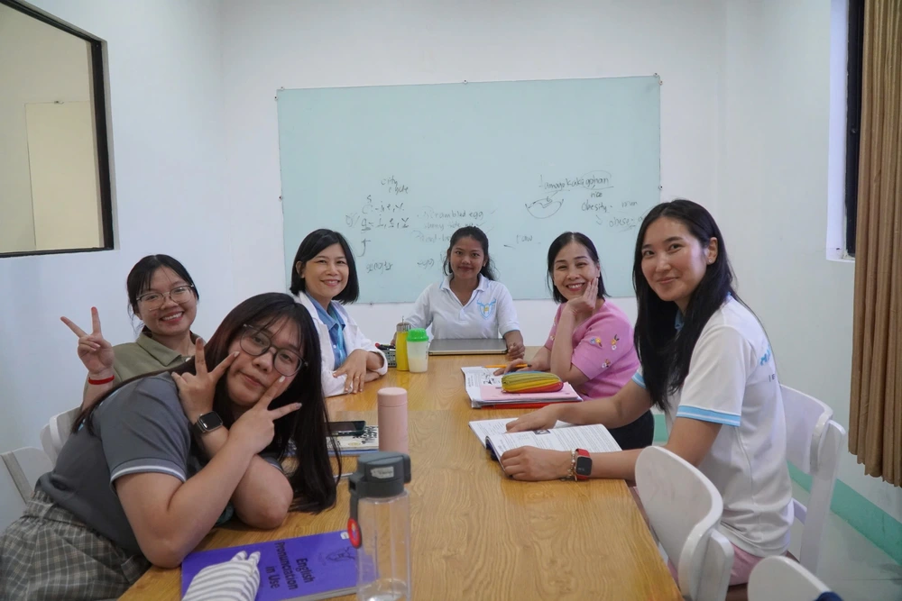 Các học viên từ rụt rè đến tự tin tại Happy Learning Academy - Ảnh 2.