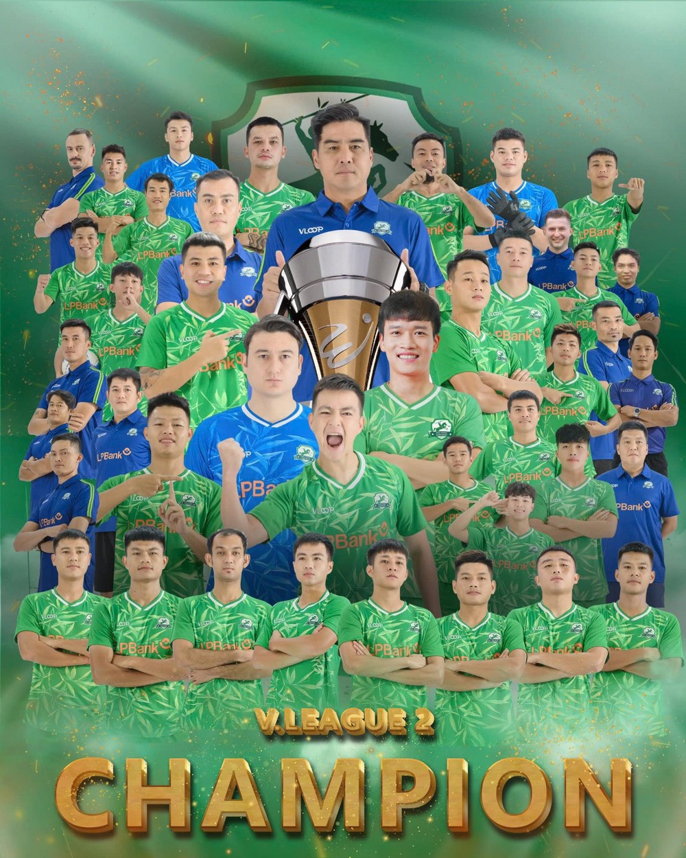 Hoàng Đức nghẹn ngào trong ngày Phù Đổng Ninh Bình vô địch hạng nhất, sớm thăng hạng V-League - Ảnh 2.