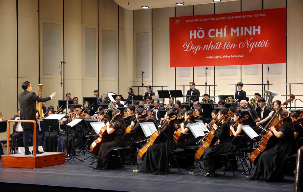 Chương trình nghệ thuật đặc biệt “Hồ Chí Minh đẹp nhất tên Người&quot; - Ảnh 2.