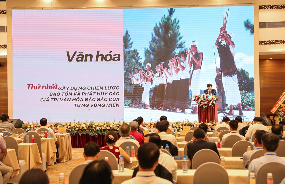 Diễn đàn kết nối "Văn hoá - Du lịch - Thương mại" tỉnh Lâm Đồng 2025 tại Hà Nội - Ảnh 2. Diễn đàn kết nối "Văn hoá - Du lịch - Thương mại" tỉnh Lâm Đồng 2025 tại Hà Nội - Ảnh 2.