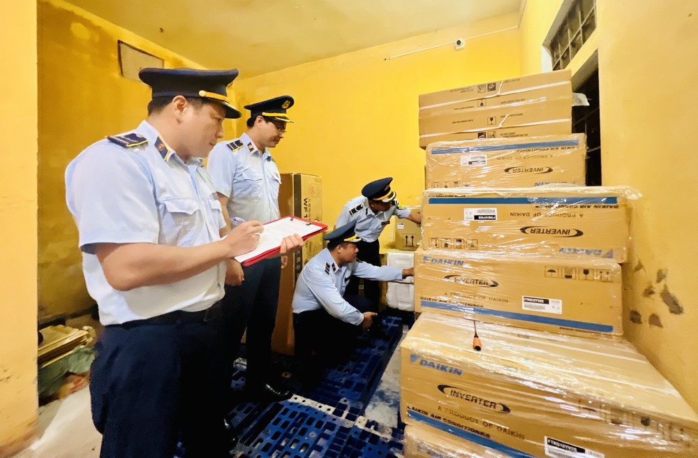 Thủ tướng Chính phủ chỉ thị tăng cường công tác chống buôn lậu, gian lận thương mại và hàng giả trong tình hình mới - Ảnh 4.