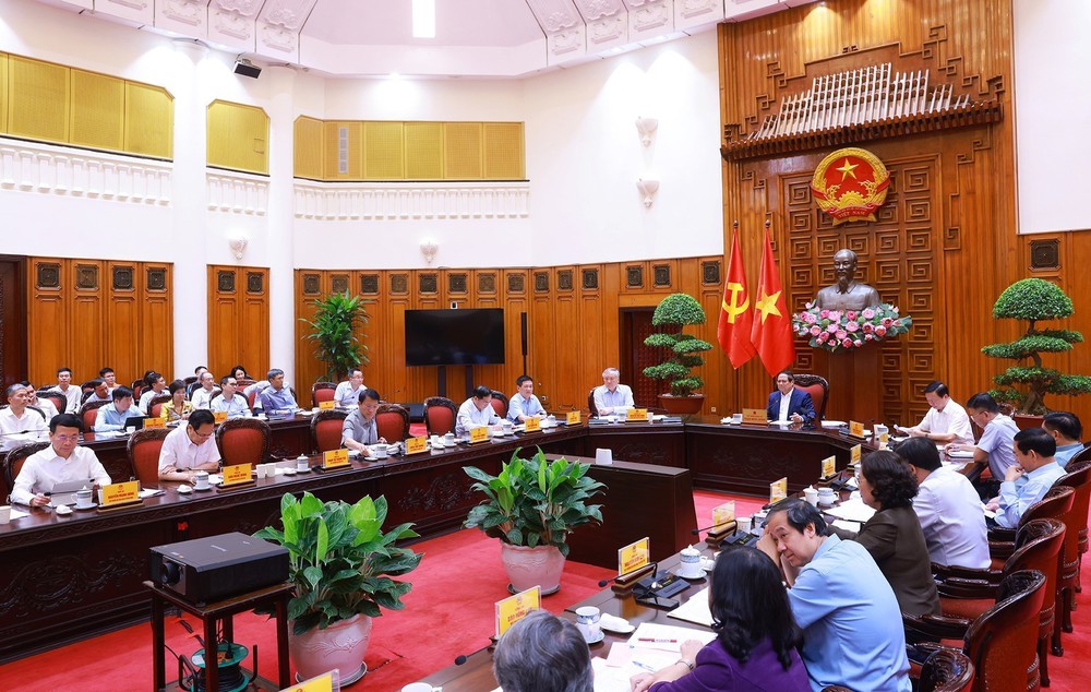 Thủ tướng họp triển khai kế hoạch khi thực hiện mô hình tổ chức chính quyền địa phương 02 cấp - Ảnh 5.