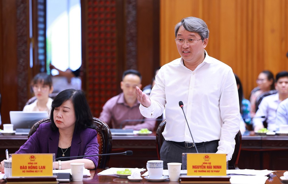 Thủ tướng họp triển khai kế hoạch khi thực hiện mô hình tổ chức chính quyền địa phương 02 cấp - Ảnh 6.