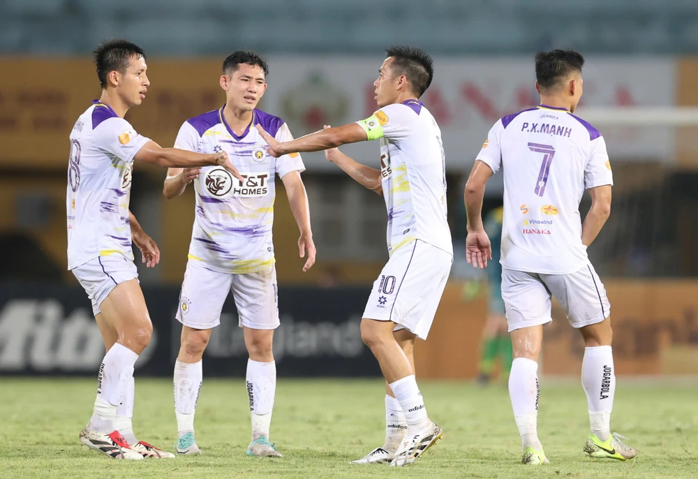 Hà Nội FC đánh bại TP HCM 5-1 ở vòng 23 V-League. Ảnh Hoàng Linh