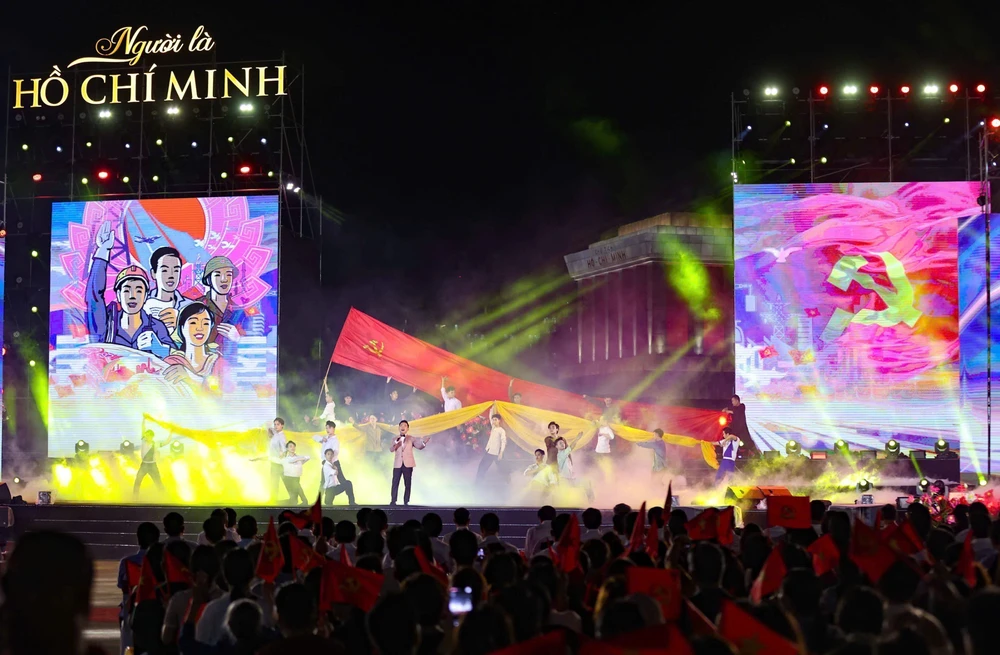 Chương trình nghệ thuật đặc biệt &quot;Người là Hồ Chí Minh&quot; - Ảnh 7.
