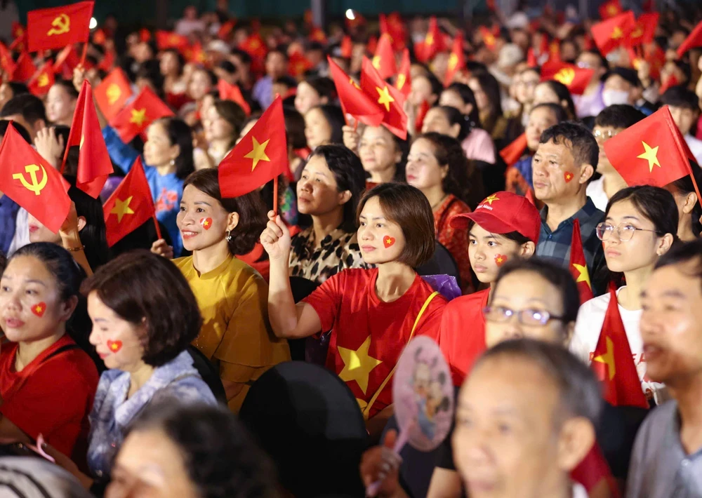 Chương trình nghệ thuật đặc biệt &quot;Người là Hồ Chí Minh&quot; - Ảnh 9.