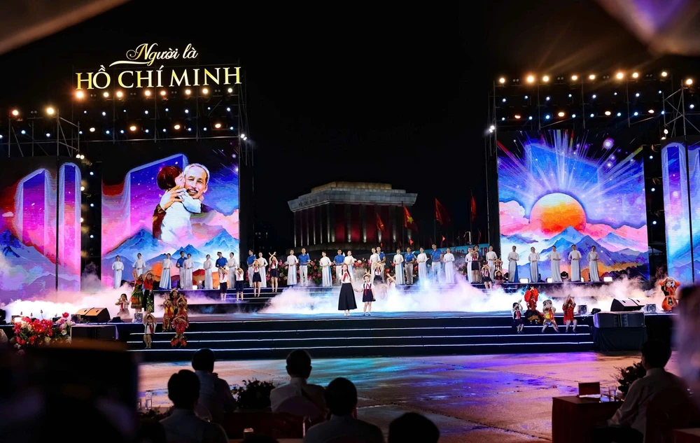 Chương trình nghệ thuật đặc biệt &quot;Người là Hồ Chí Minh&quot; - Ảnh 5.