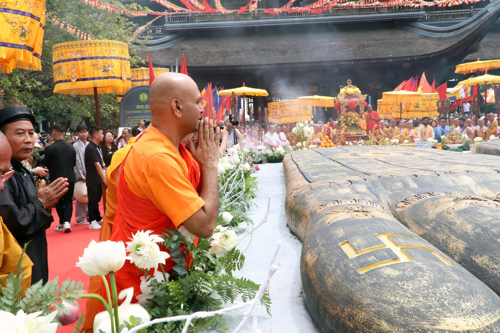 “Dấu chân Phật Đà” tại chùa Tam Chúc - biểu tượng Phật tích lần đầu tiên tại Việt Nam - Ảnh 4.