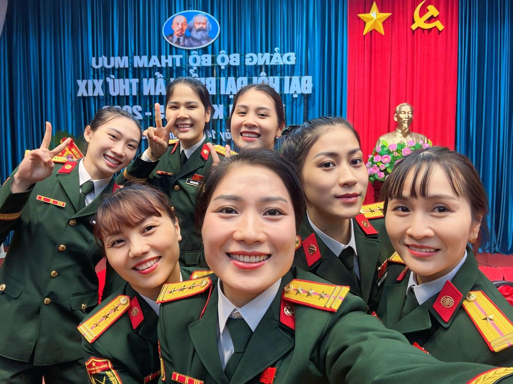 Tin nóng thể thao sáng 19/5: Hoa khôi bóng chuyền Phạm Thị Yến nhận vinh dự lớn sau khi kết hôn - Ảnh 1.