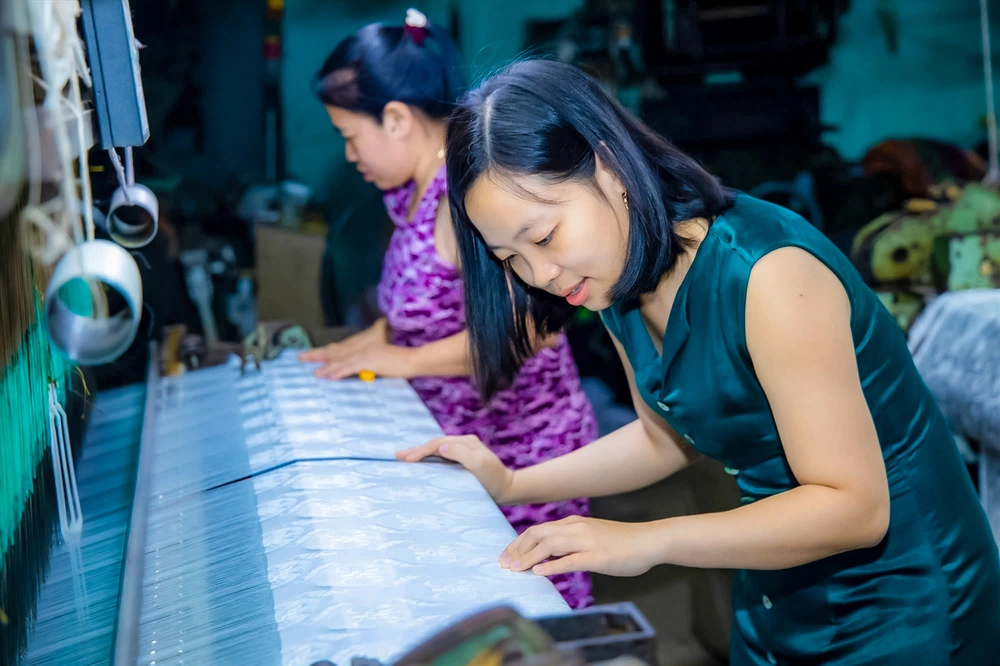 Lụa Mã Châu: Khi di sản được dệt bằng trái tim người Việt - Ảnh 3.