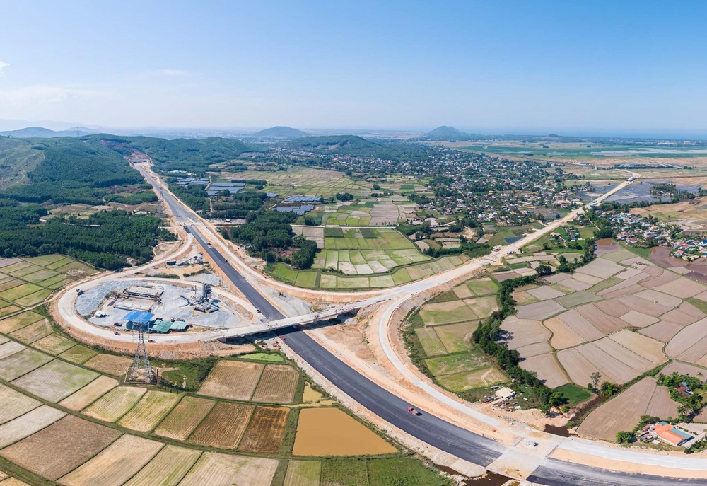 Kỳ họp thứ 9, Quốc hội khóa XV: Đề xuất chủ trương đầu tư dự án cao tốc Quy Nhơn - Pleiku với tổng mức đầu tư trên 43.700 tỷ đồng  - Ảnh 2.