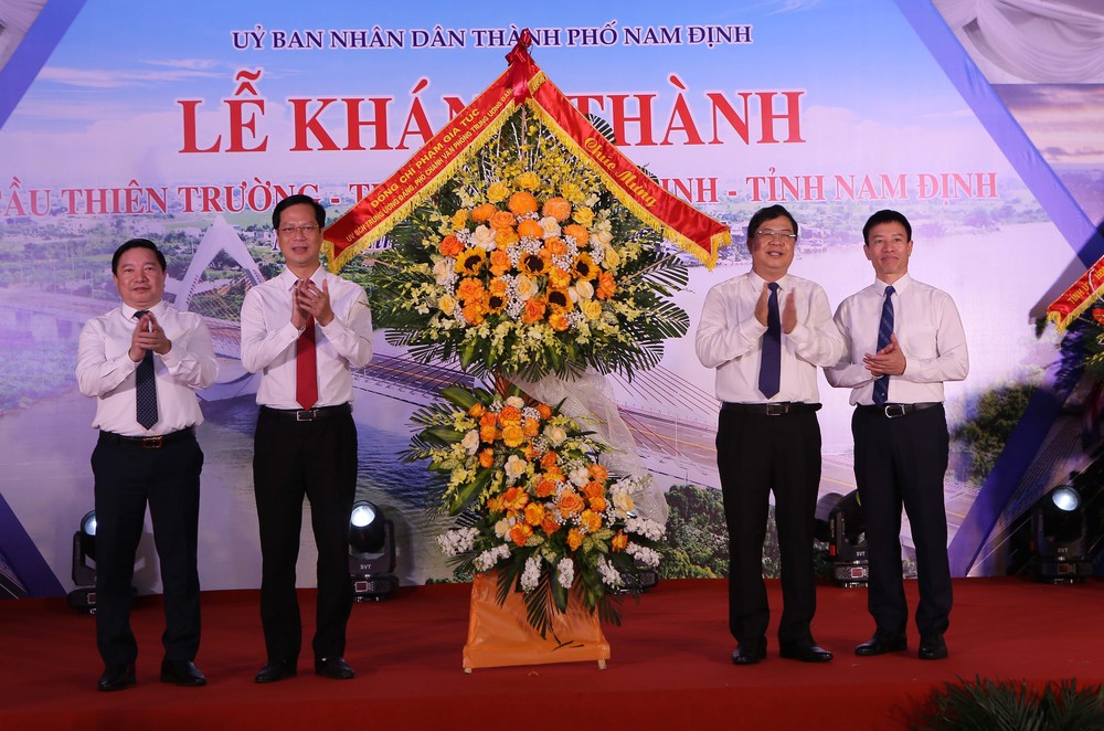Khởi công, khánh thành nhiều công trình chào mừng Ngày sinh Chủ tịch Hồ Chí Minh - Ảnh 2.