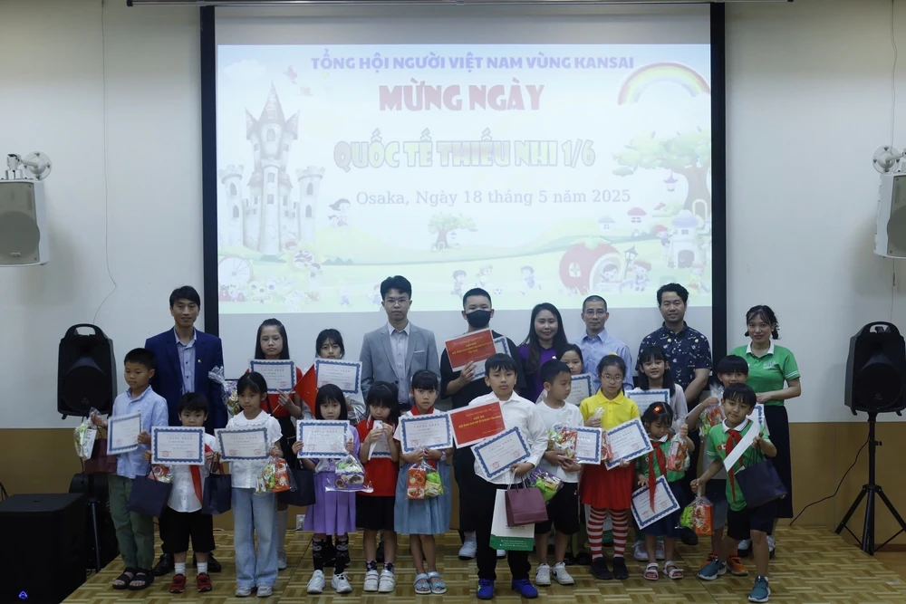 135 năm Ngày sinh Chủ tịch Hồ Chí Minh: Trao giải cuộc thi vẽ tranh &quot;Quê hương Việt Nam&quot; tại Nhật Bản - Ảnh 1.