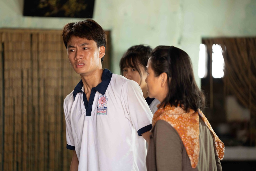 Làm phim nội dung gia đình, “Lật mặt 8” vượt mốc 100 tỷ đồng sau 2 ngày khởi chiếu - Ảnh 2. Làm phim nội dung gia đình, “Lật mặt 8” vượt mốc 100 tỷ đồng sau 2 ngày khởi chiếu - Ảnh 2.