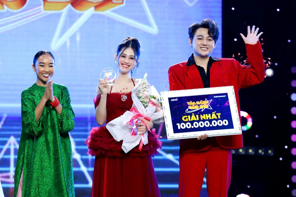 Tái hiện hào khí lịch sử dân tộc, Jee Trần giành chiến thắng thuyết phục tại “Tỏa sáng sao đôi 2025” - Ảnh 1. Tái hiện hào khí lịch sử dân tộc, Jee Trần giành chiến thắng thuyết phục tại “Tỏa sáng sao đôi 2025” - Ảnh 1.
