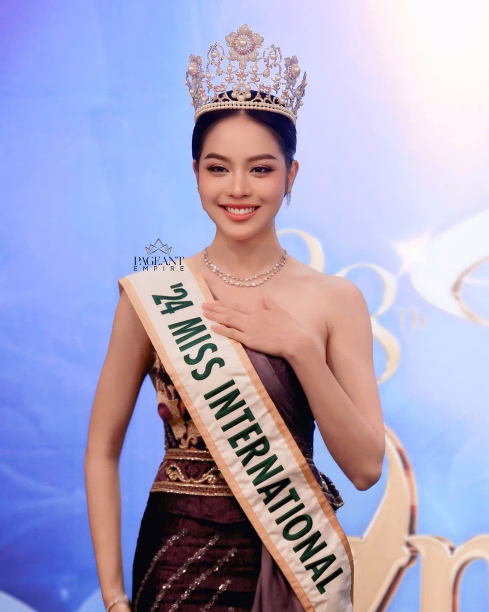 Hoa hậu Thanh Thuỷ xuất hiện ấn tượng tại chung kết Puteri Indonesia - Ảnh 3.