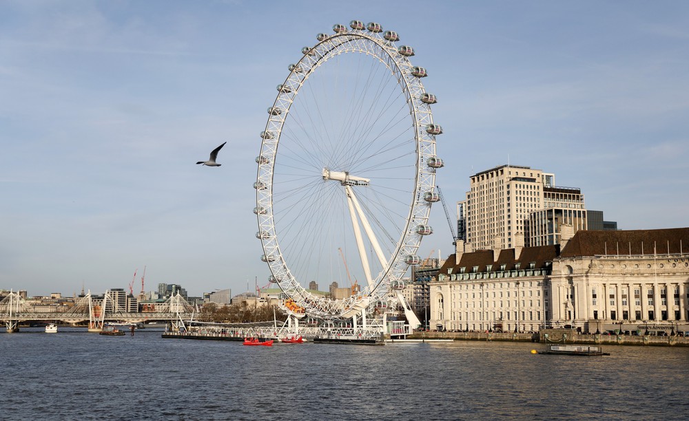 Anh: Vòng quay London Eye gặp sự cố giữa thời tiết nắng nóng - Ảnh 1. Anh: Vòng quay London Eye gặp sự cố giữa thời tiết nắng nóng - Ảnh 1.