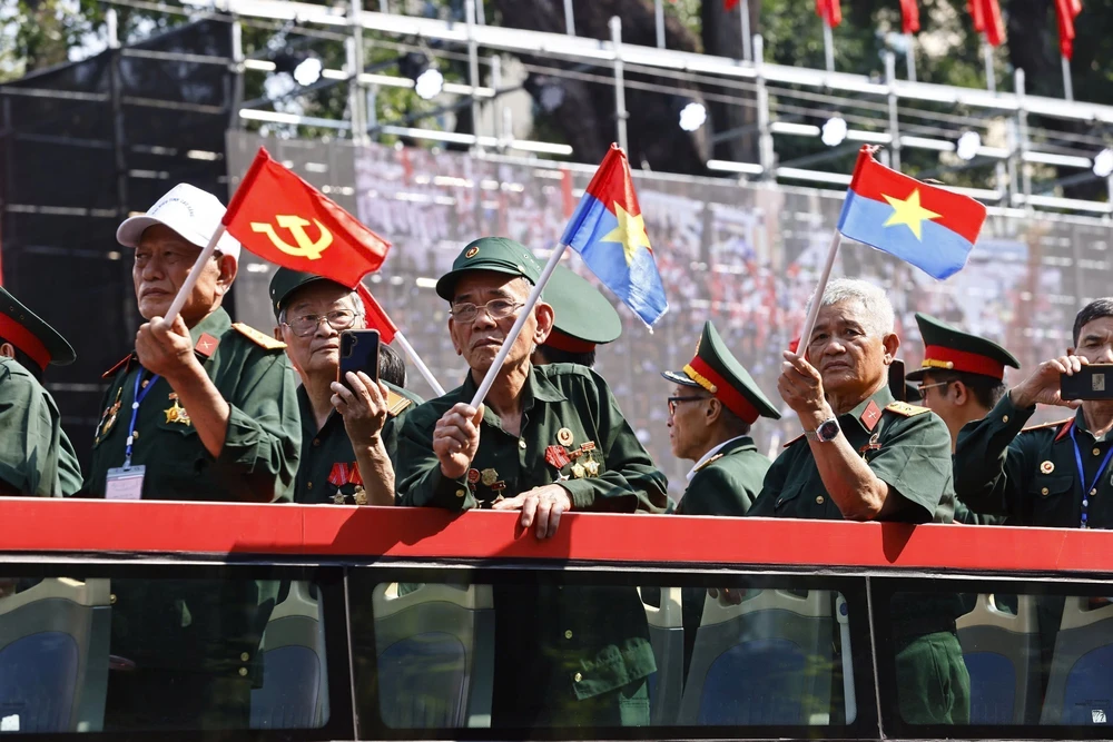 Thành phố Hồ Chí Minh lưu luyến chia tay các lực lượng tham gia Lễ diễu binh - Ảnh 1.