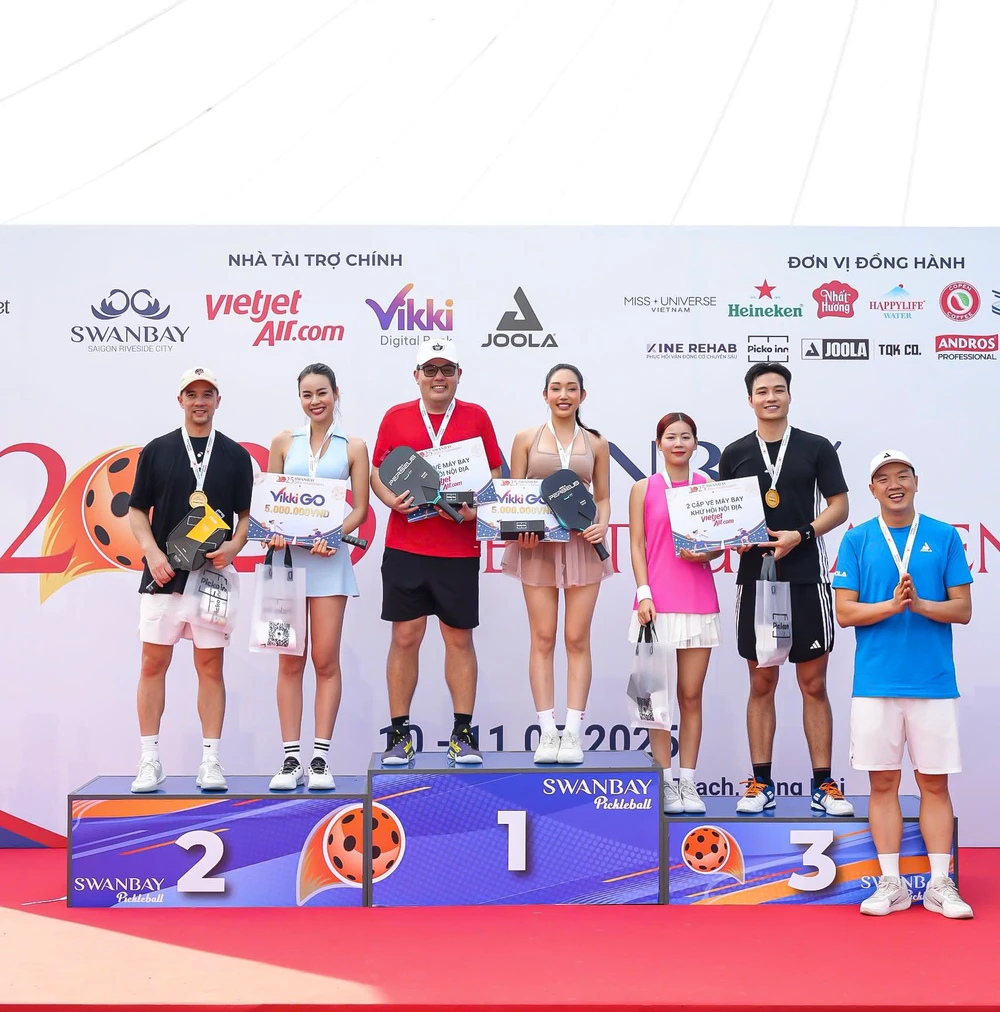 Người đẹp cầu lông chuyển sang picleball gây sốt khi giành chức vô địch - Ảnh 2.