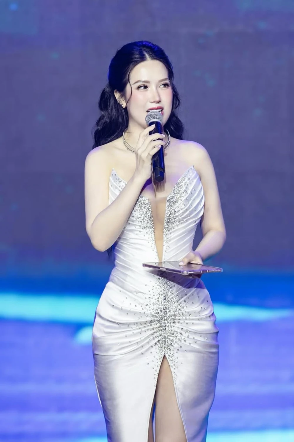 Thu Hà sang Đài Loan dẫn chung kết Hoa hậu Quốc tế - Ảnh 2.