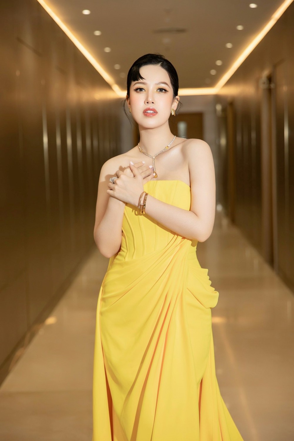 Thu Hà sang Đài Loan dẫn chung kết Hoa hậu Quốc tế - Ảnh 1.