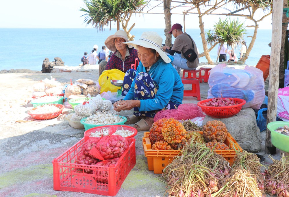 Đảo Bé Lý Sơn (Quảng Ngãi) - “hòn ngọc xanh” giữa trùng khơi - Ảnh 6. Đảo Bé Lý Sơn (Quảng Ngãi) - “hòn ngọc xanh” giữa trùng khơi - Ảnh 6.
