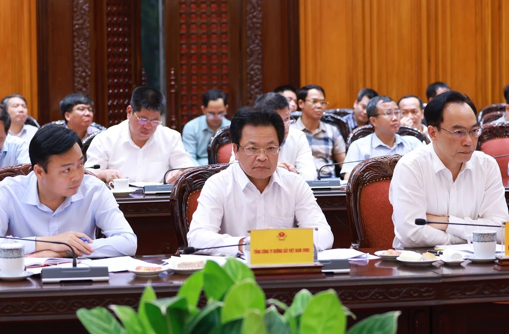 Thủ tướng: Khởi công tuyến đường sắt Lào Cai - Hà Nội - Hải Phòng vào ngày 19/12/2025 - Ảnh 4.