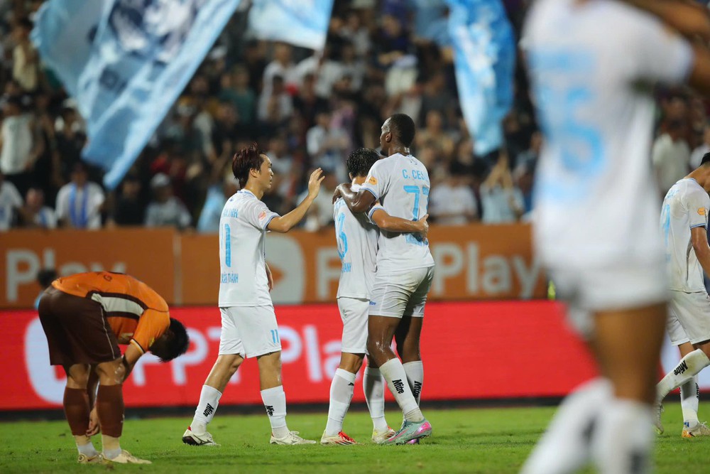 Tin nóng thể thao tối 21/5: Bóng chuyền Việt Nam có quyết định quan trọng trước VTV Cup; AFF Cup có thay đổi lịch sử - Ảnh 3. Tin nóng thể thao tối 21/5: Bóng chuyền Việt Nam có quyết định quan trọng trước VTV Cup; AFF Cup có thay đổi lịch sử - Ảnh 3.