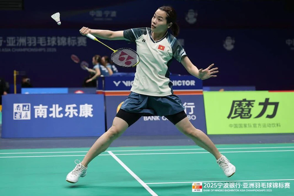 Nguyễn Thùy Linh một lần nữa hạ cựu vô địch thế giới ở trận mở màn Malaysia Masters 2025 - Ảnh 1.