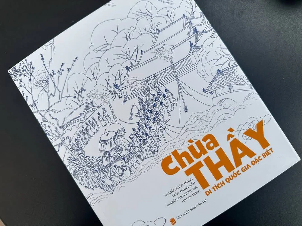 Ra mắt sách 'Chùa Thầy - Di tích quốc gia đặc biệt' - Ảnh 1.