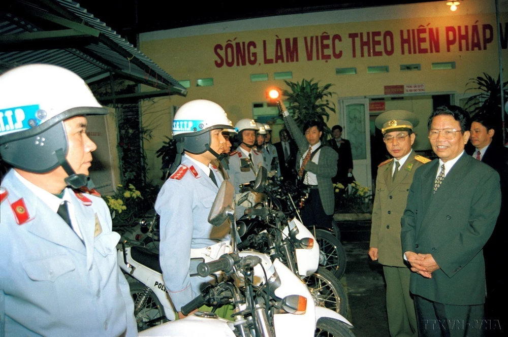 Dấu ấn của nguyên Chủ tịch nước Trần Đức Lương trong sự nghiệp xây dựng và phát triển đất nước - Ảnh 18.